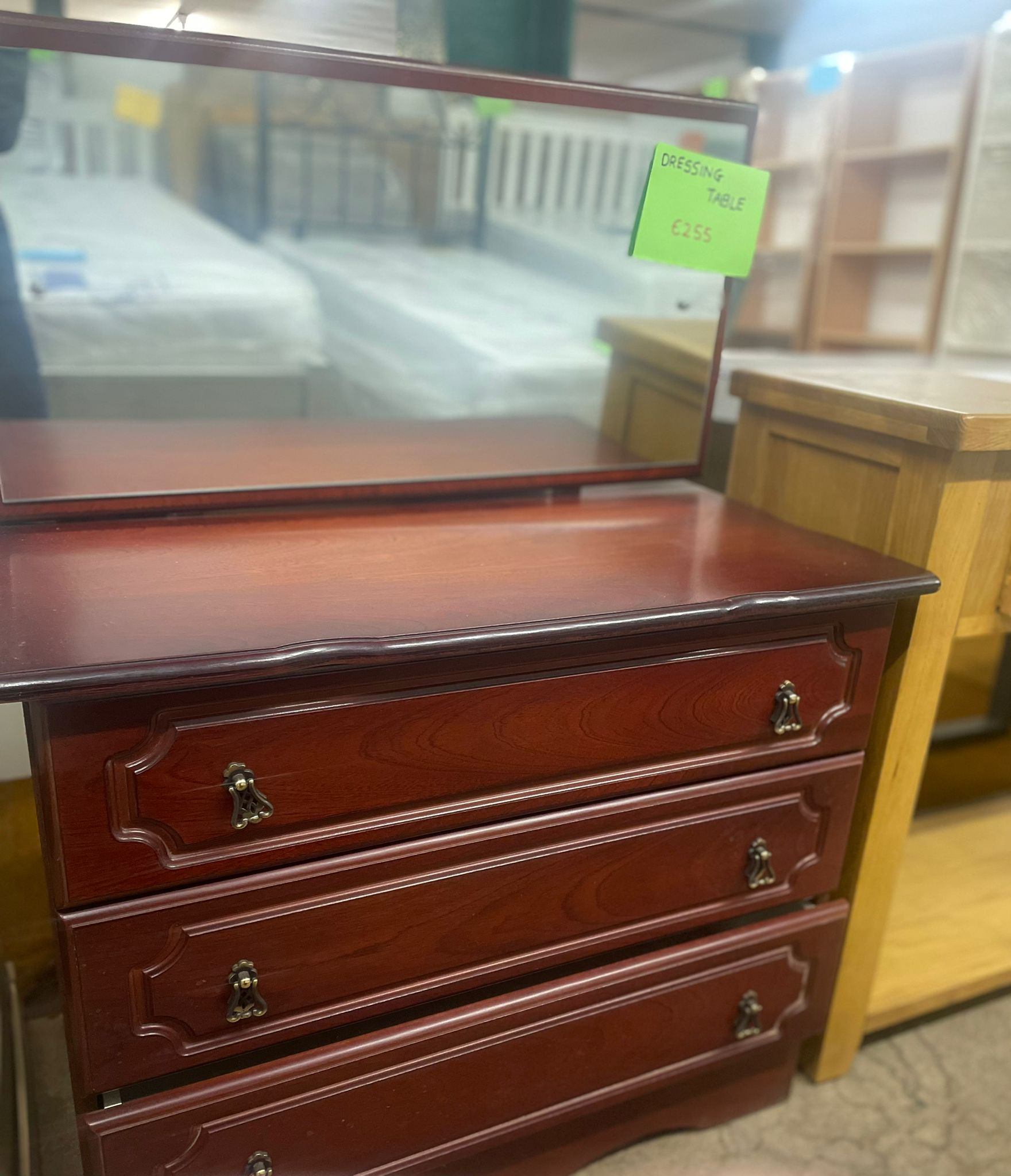 Dressers and vanity units in store