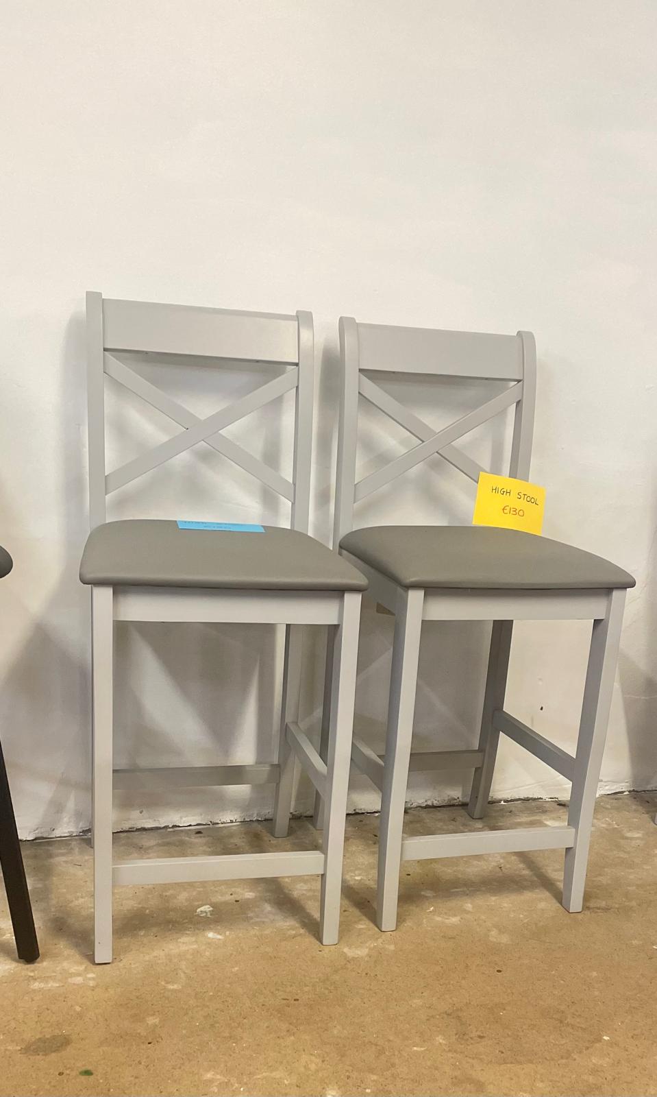 Sofas and seating in store - 3