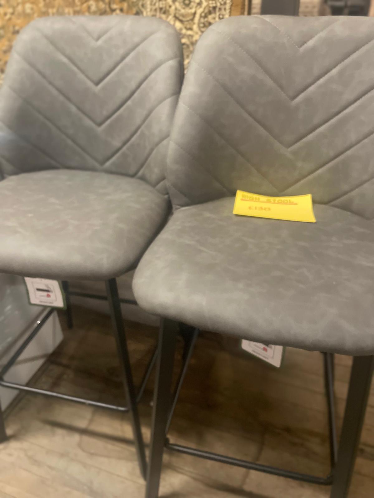 Sofas and seating in store - 5